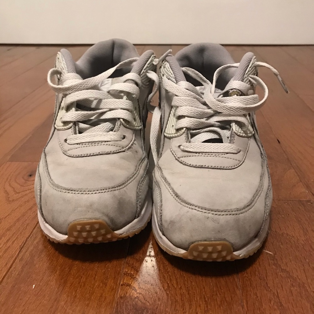 Nike Air Max 90 size 9.5